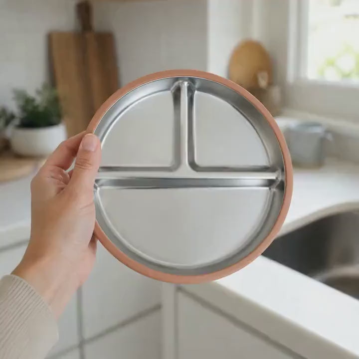 הסט בשימוש: הגשה, ארוחה ושטיפה